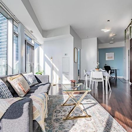 Downtown Suites Торонто Екстериор снимка