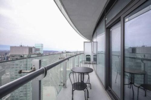 Downtown Suites Торонто Екстериор снимка